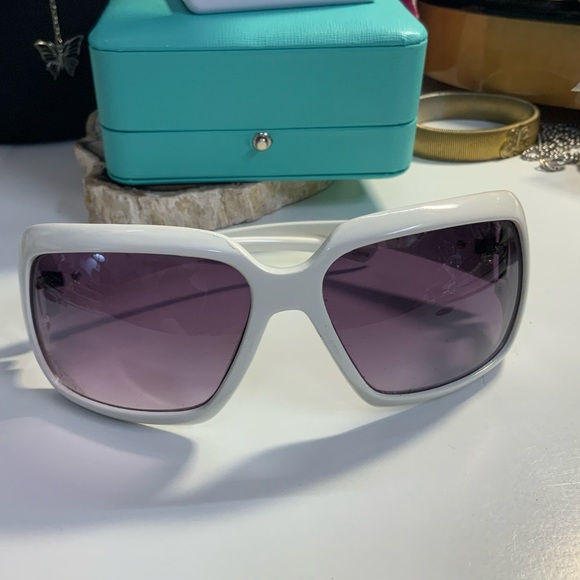 Accessories - Sunglasses